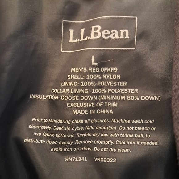 L.L. Bean Men's Charcoal Puffer Vest - Picture 3 of 3